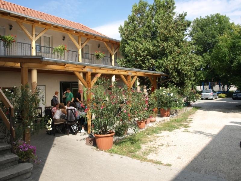 Harsfavirag Vendeghaz Bed & Breakfast Pápa Dış mekan fotoğraf