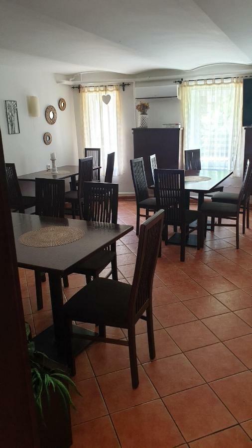 Harsfavirag Vendeghaz Bed & Breakfast Pápa Dış mekan fotoğraf